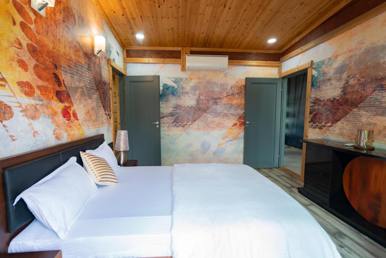 Saffronstays Paradise Pines, Dehradun - Cliff Villa With Valley & Forest Views Ngoại thất bức ảnh