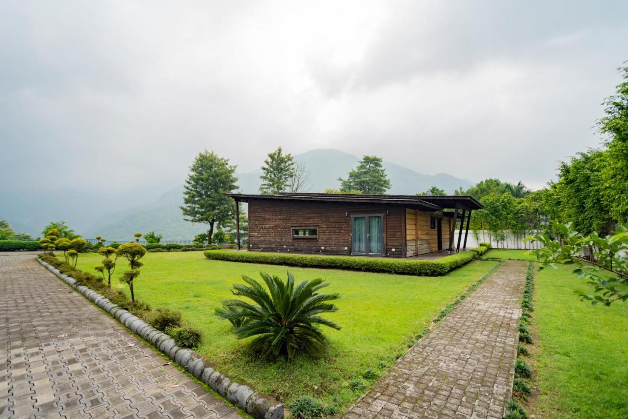 Saffronstays Paradise Pines, Dehradun - Cliff Villa With Valley & Forest Views Ngoại thất bức ảnh