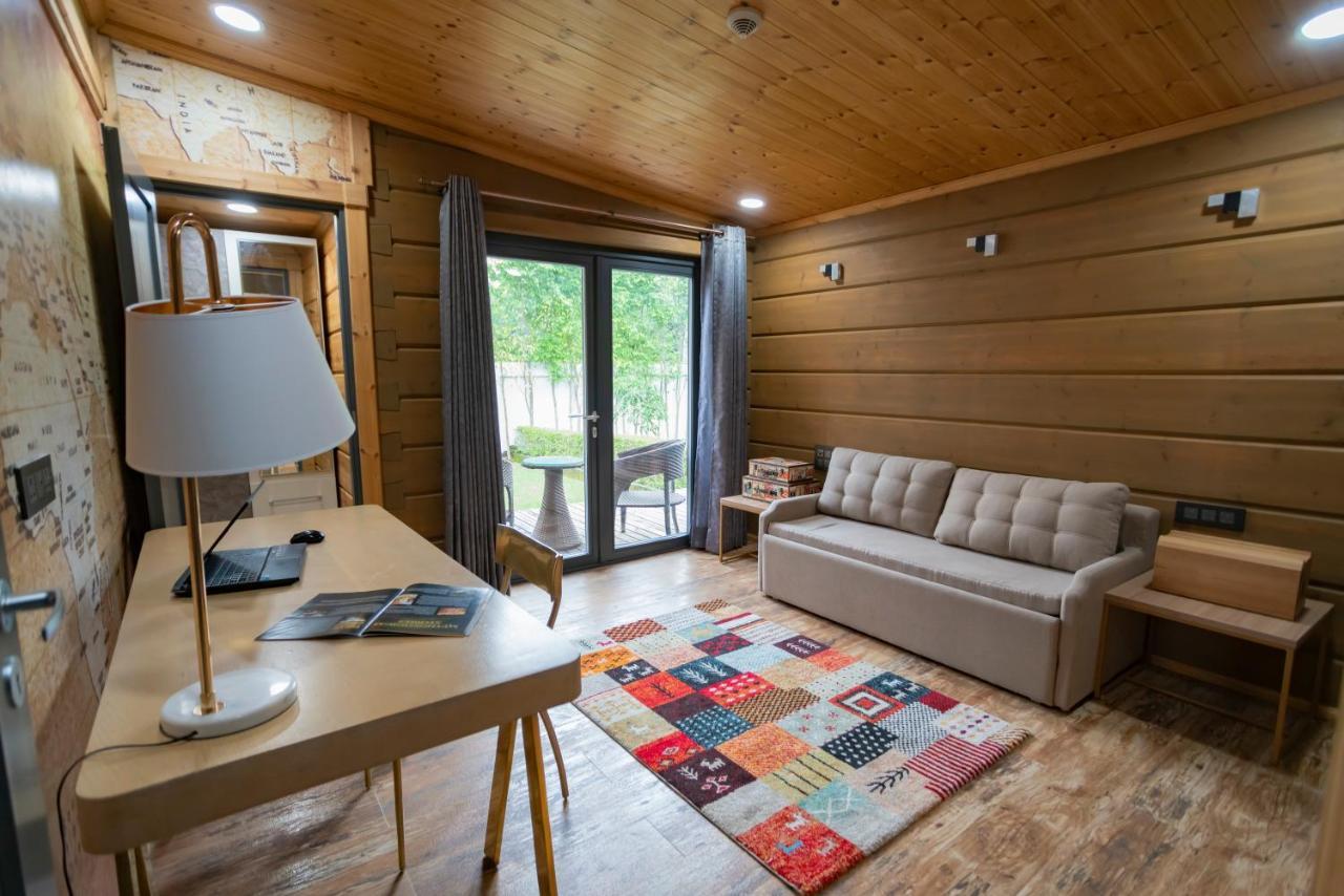Saffronstays Paradise Pines, Dehradun - Cliff Villa With Valley & Forest Views Ngoại thất bức ảnh